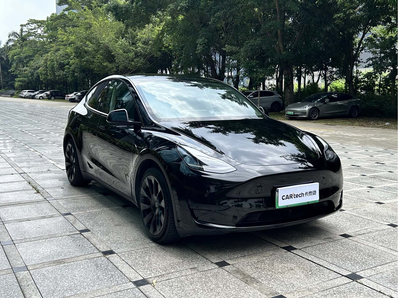 Tesla Model Y, 2022 3