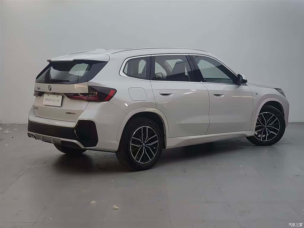 BMW iX1, 2025 4