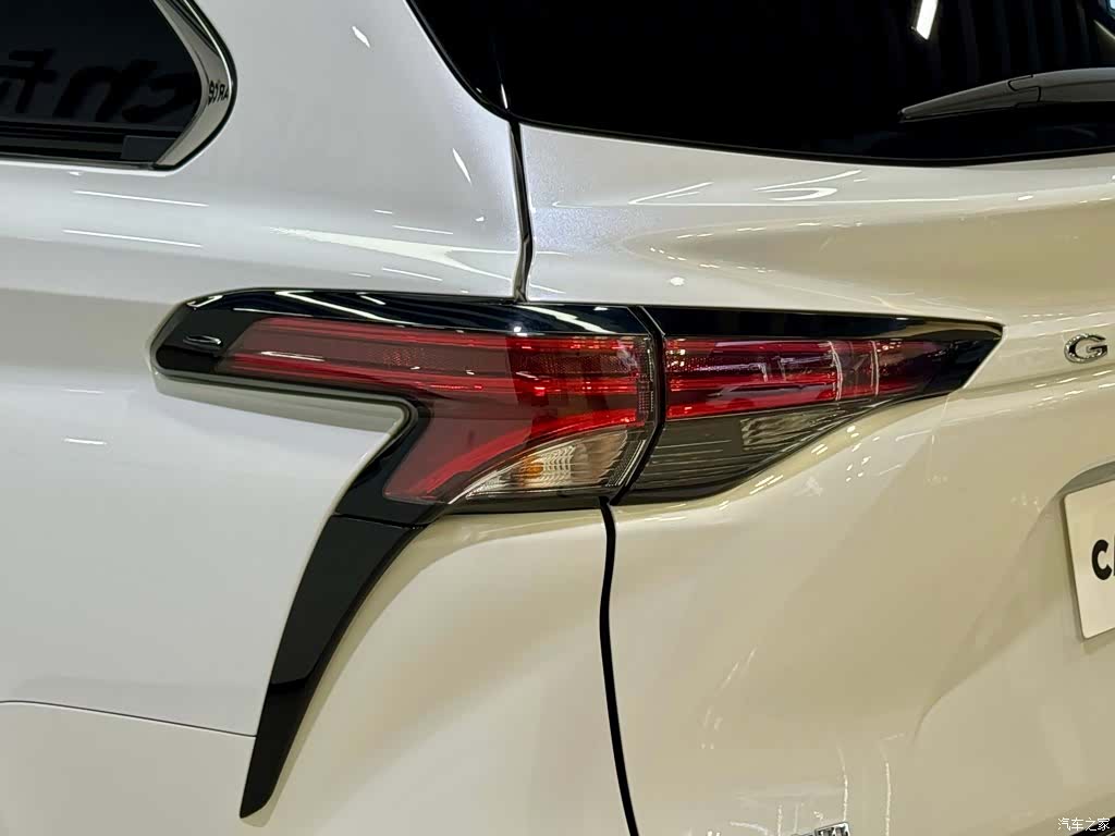 Toyota Granvia, 2024 9