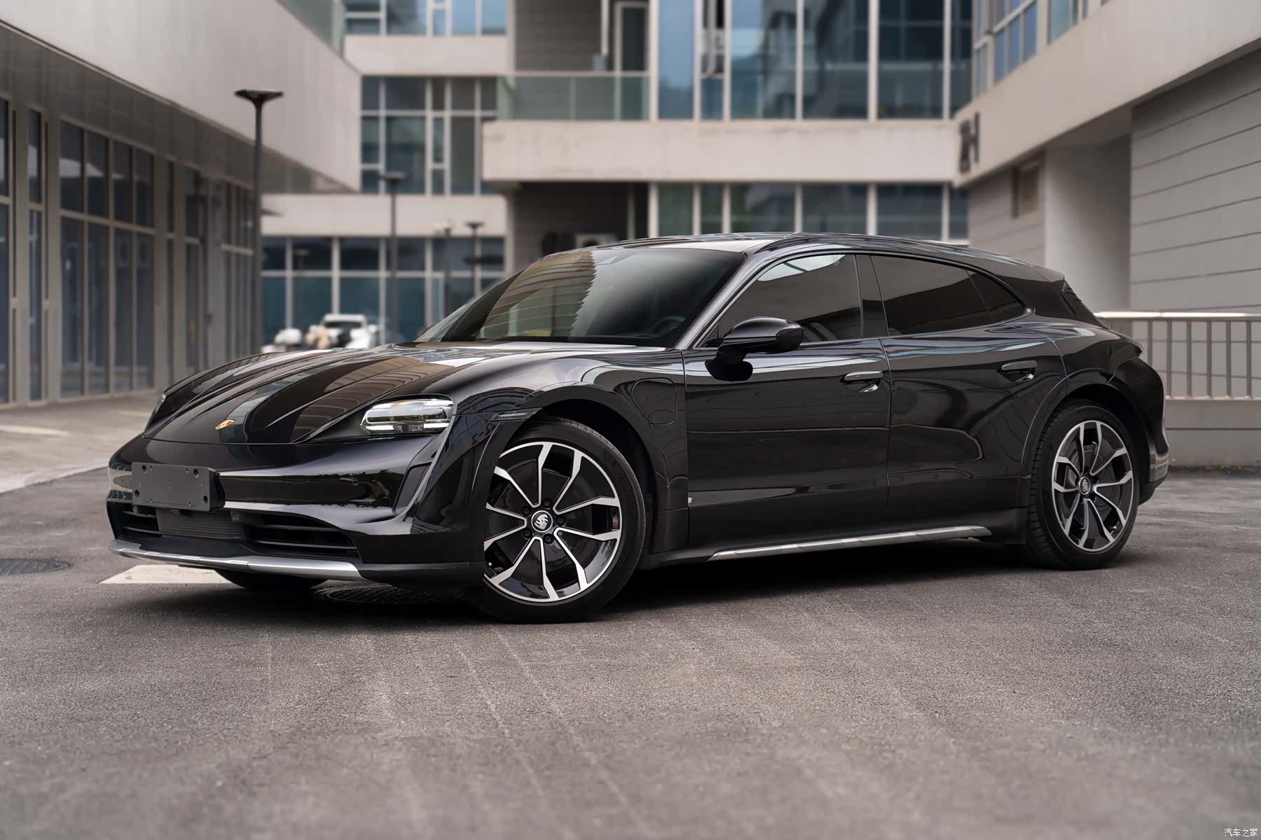 Porsche Taycan, 2024 1