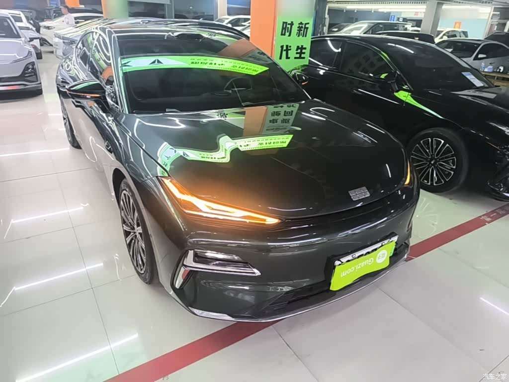 Geely 8, 2025 4