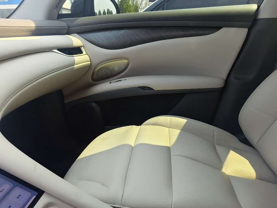 IM Motors Zhiji LS6 IM Motors Zhiji LS6