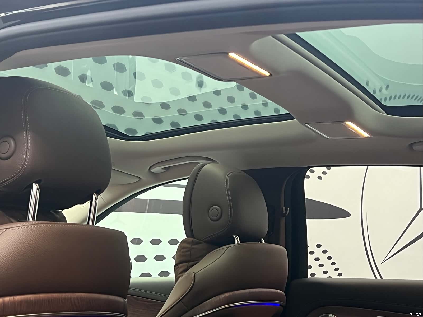 Mercedes-Benz E-Class, 2023 11