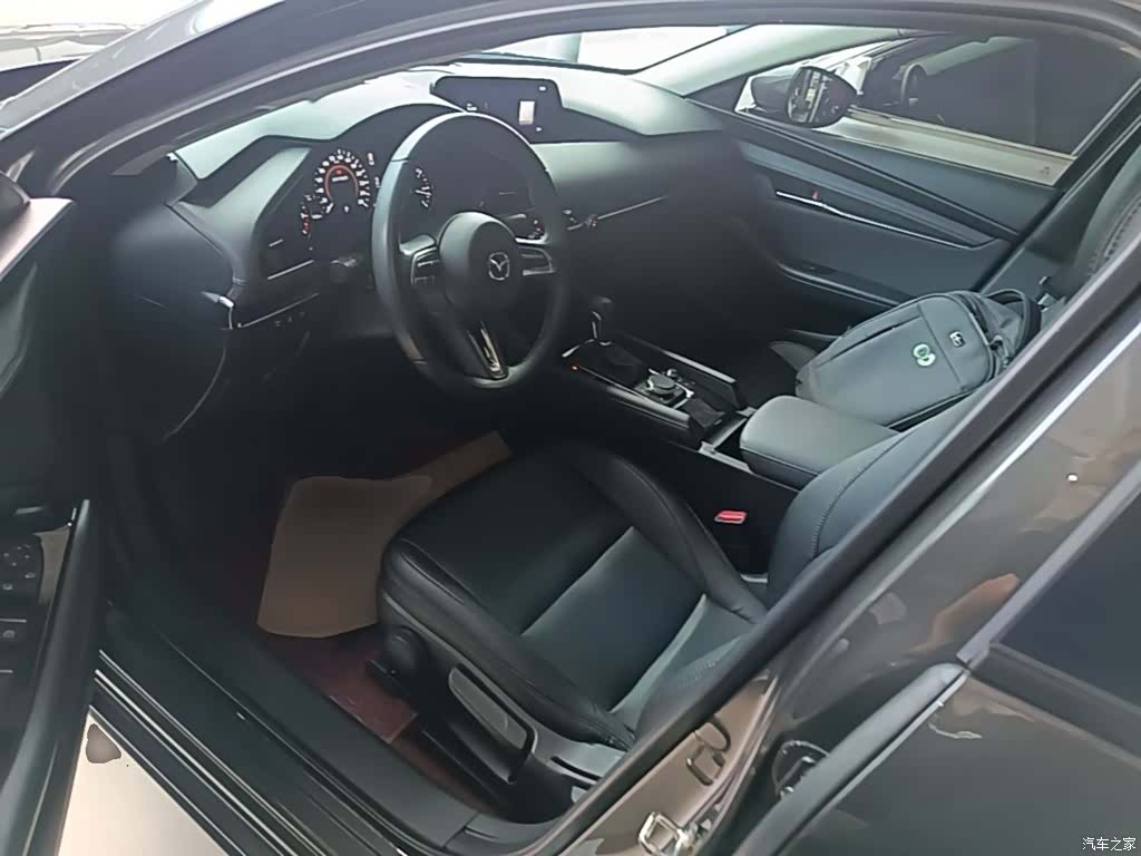 Mazda Mazda3, 2023 16