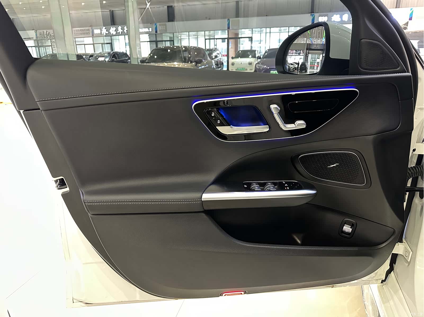 Mercedes-Benz C-Class, 2023 12