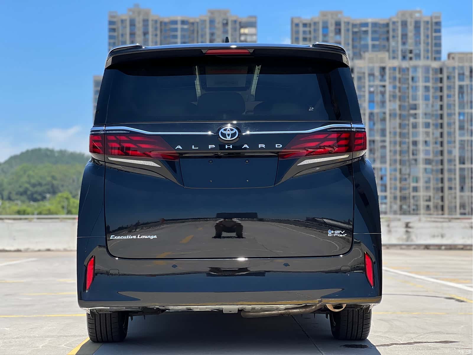 Toyota Alphard, 2024 10