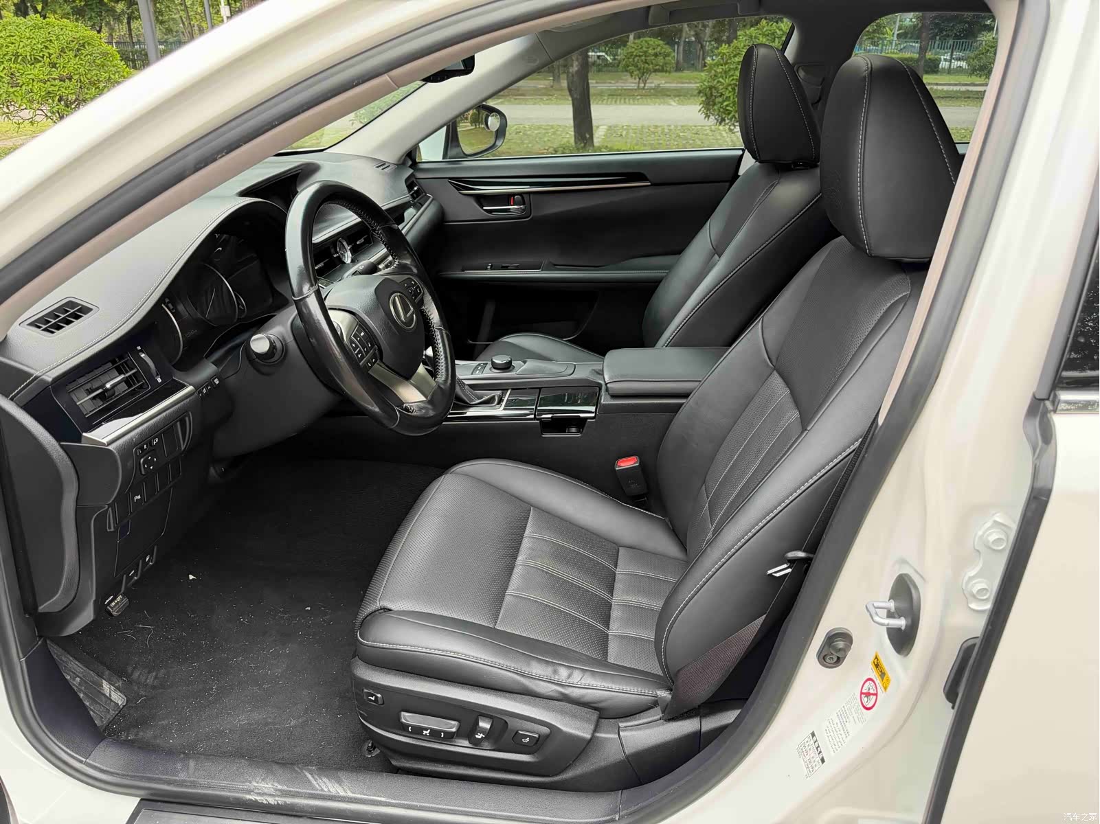 Lexus ES, 2017 10