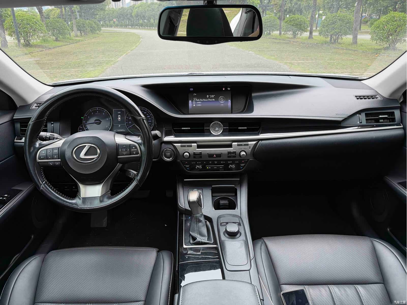 Lexus ES, 2017 16