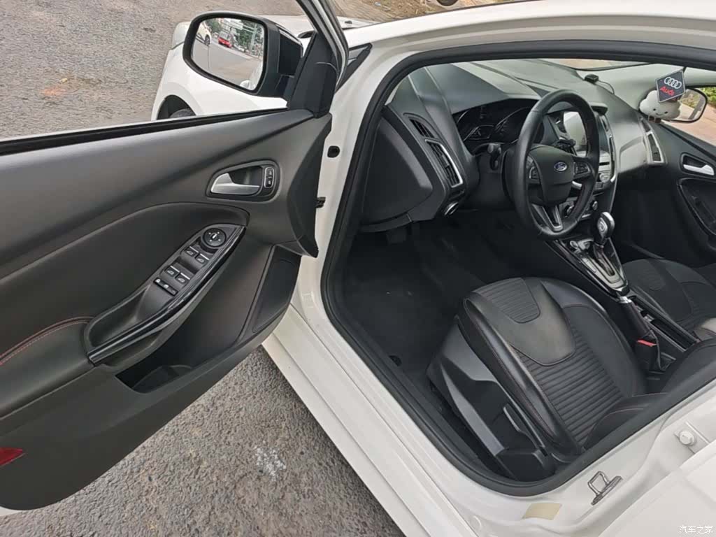 Ford Focus, 2017 16