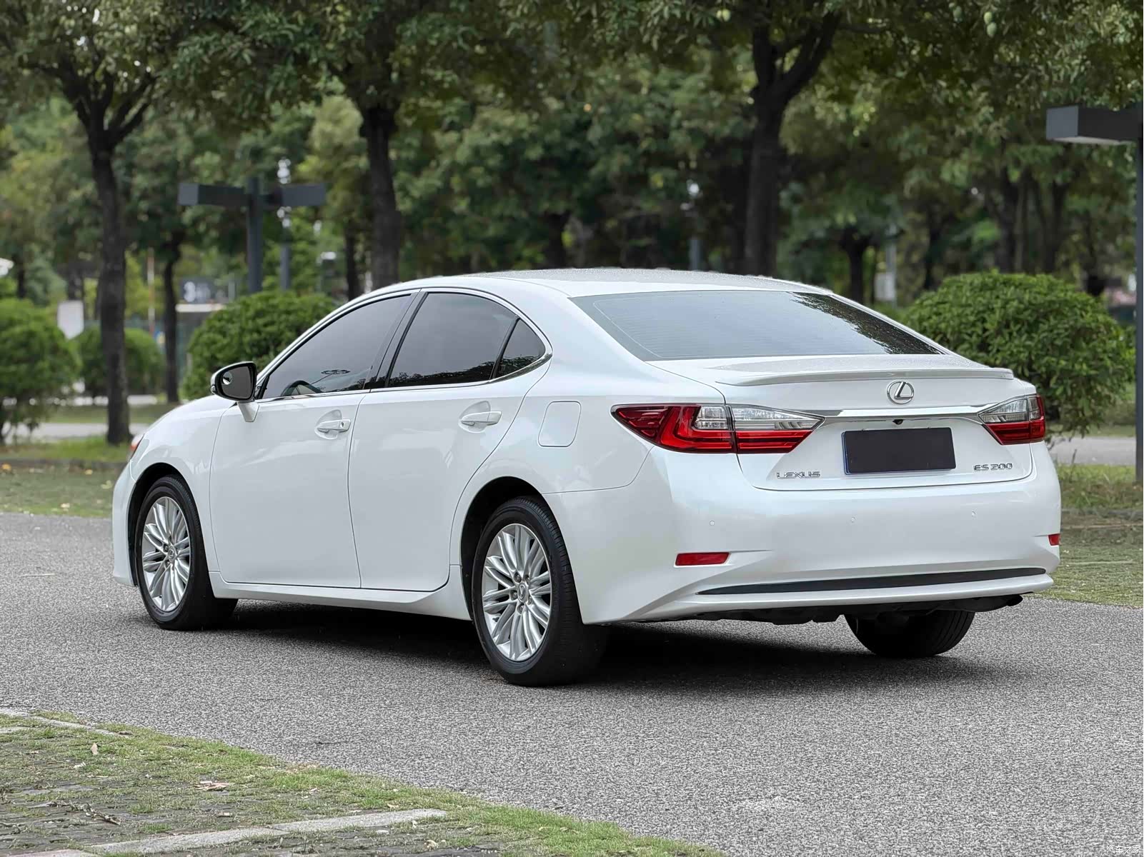 Lexus ES, 2017 8