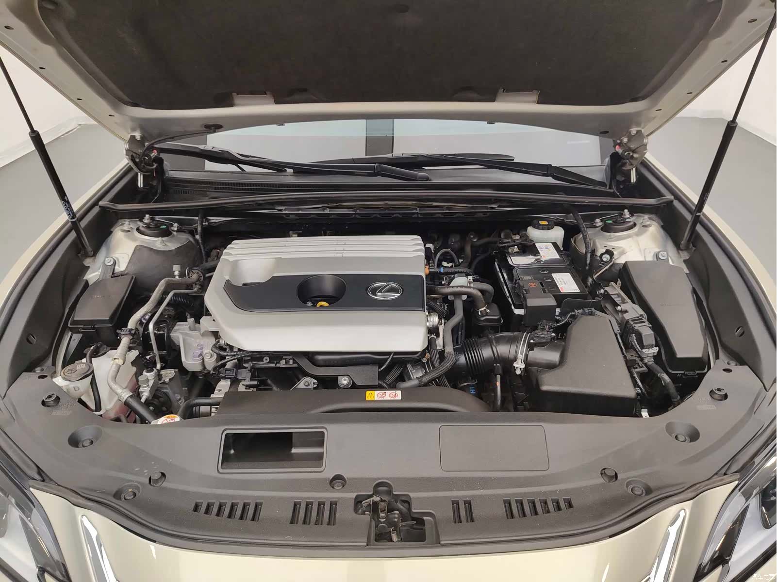 Lexus ES, 2019 15