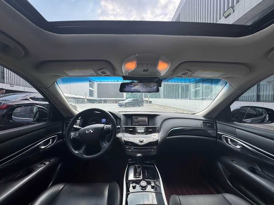 Infiniti Q70 Infiniti Q70