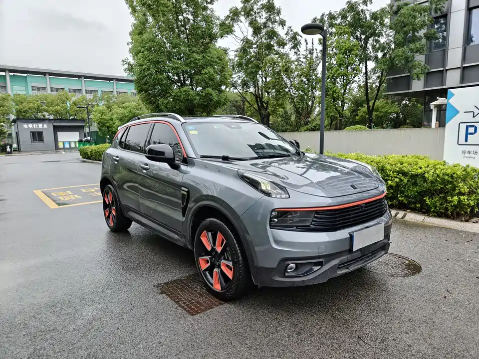 Lynk & Co 01