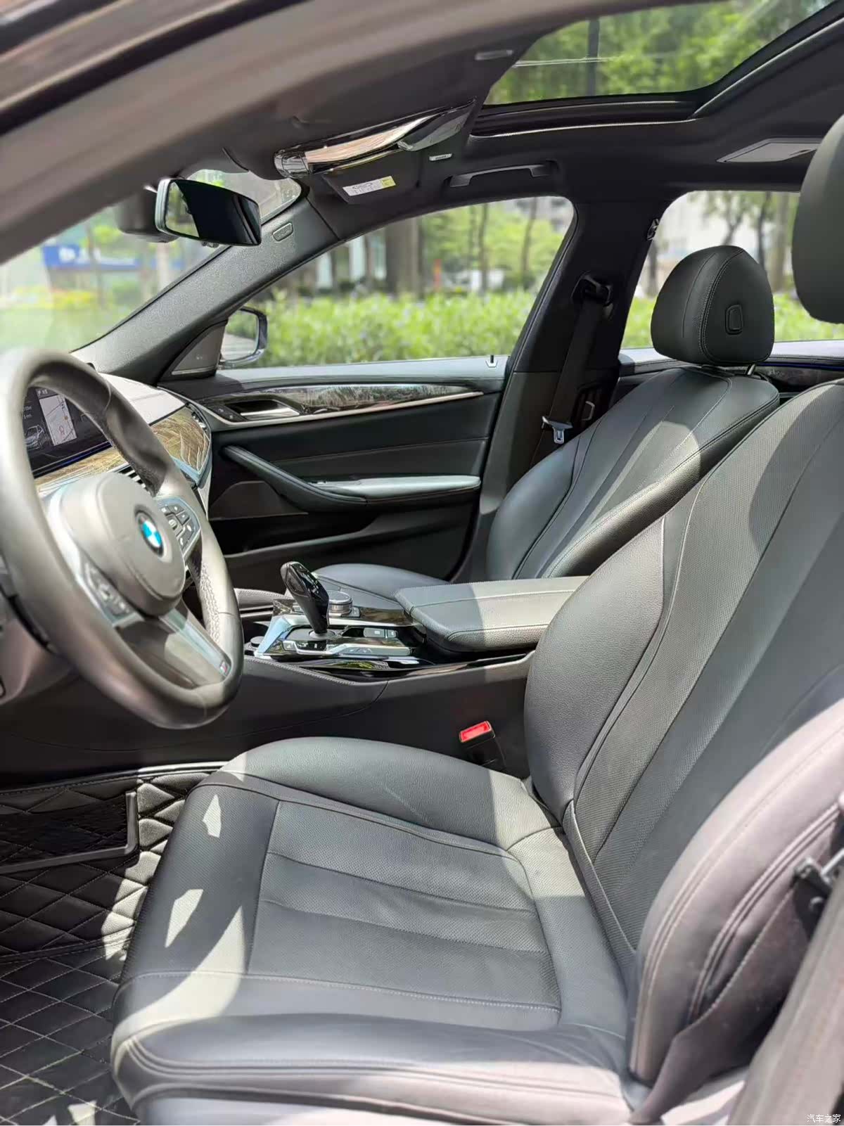 BMW 5 Series, 2019 все фото