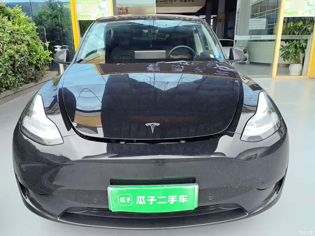 Tesla Model Y, 2022 3