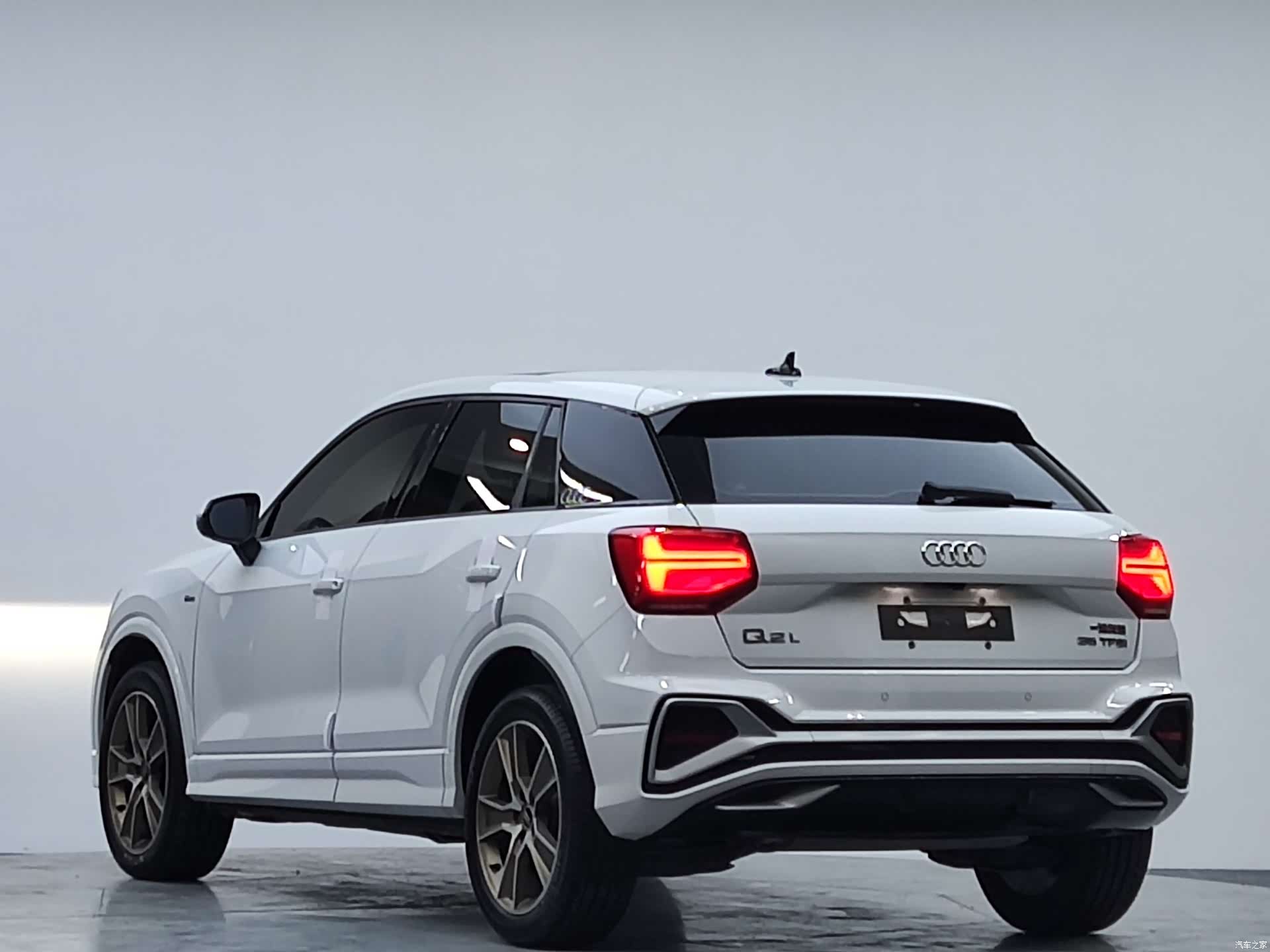 Audi Q2L, 2022 7