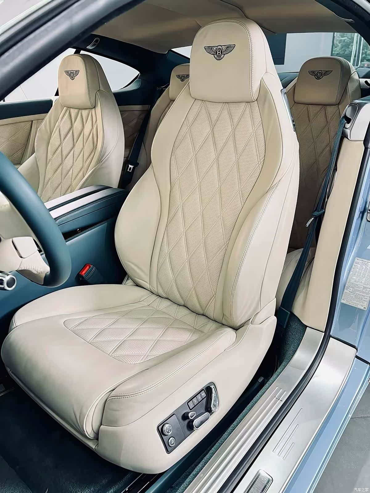 Bentley Continental GT, 2012 6
