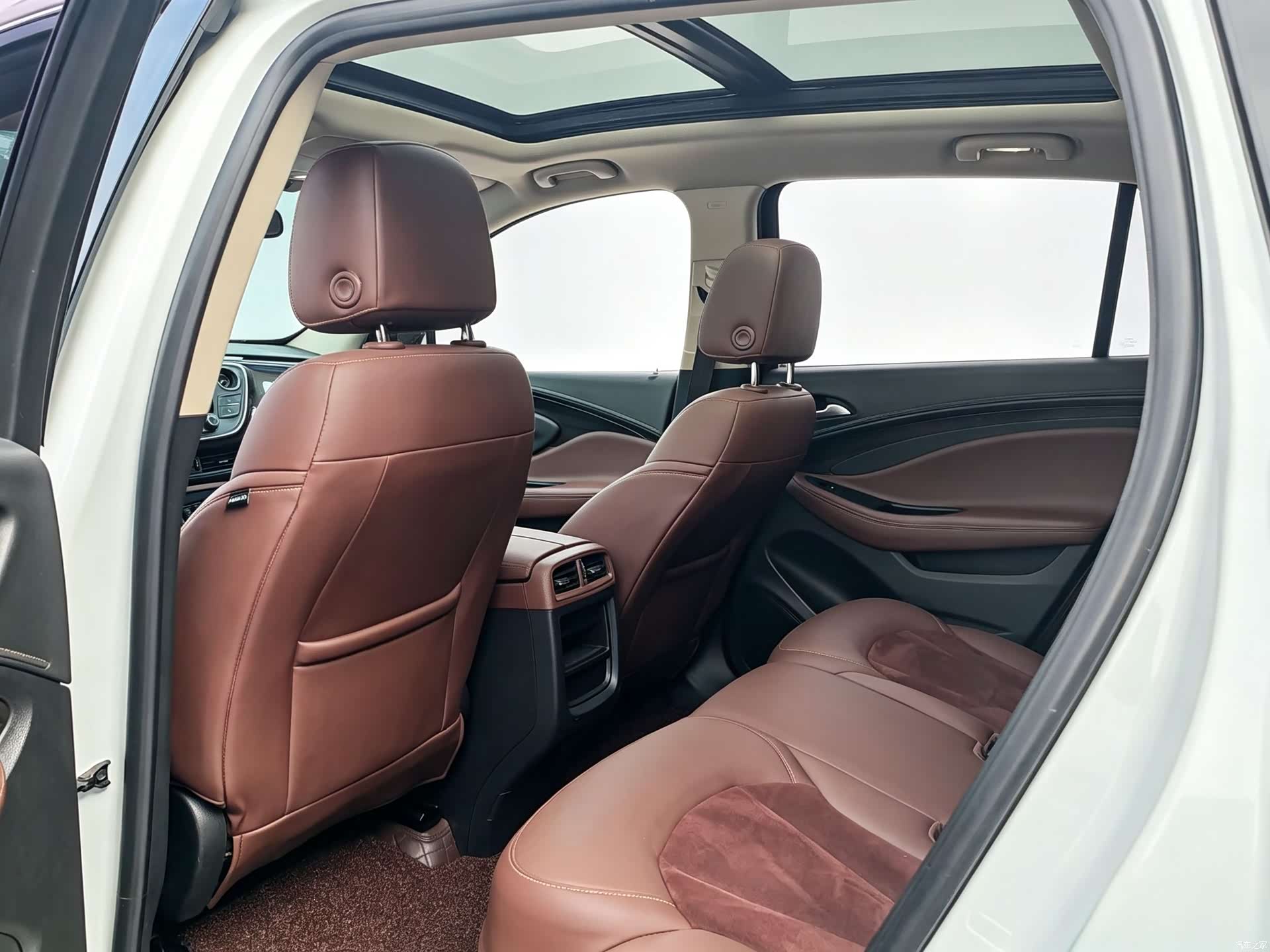 Buick Envision Plus, 2017 все фото