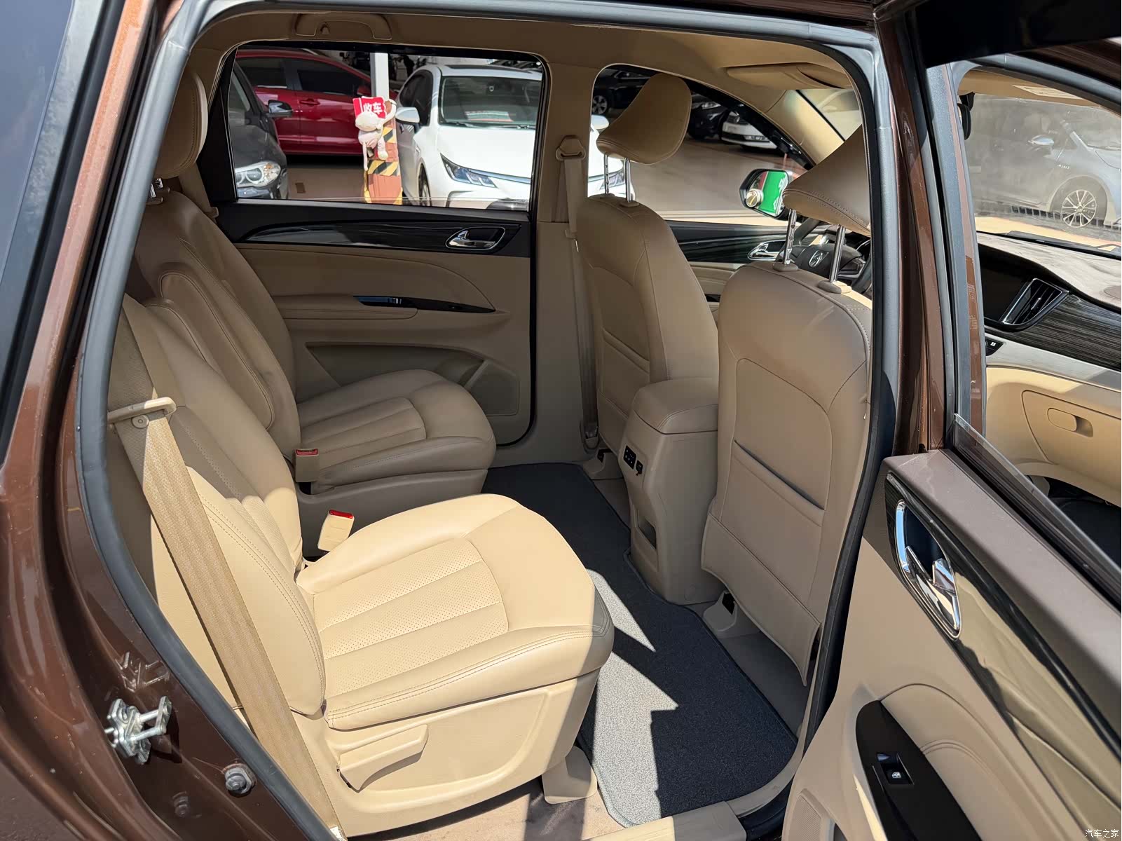 Wuling 730, 2017 18