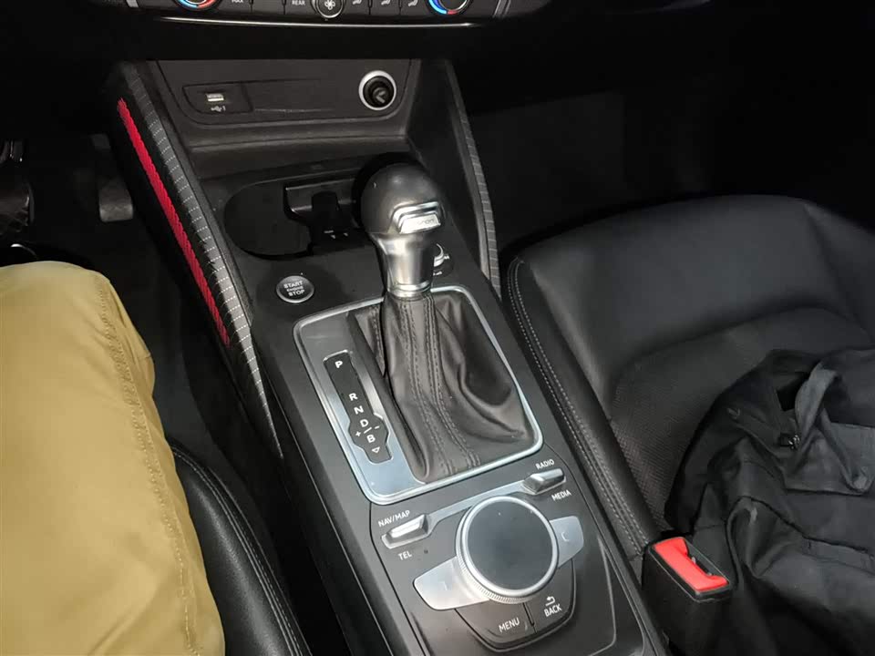 Audi Q2L Audi Q2L