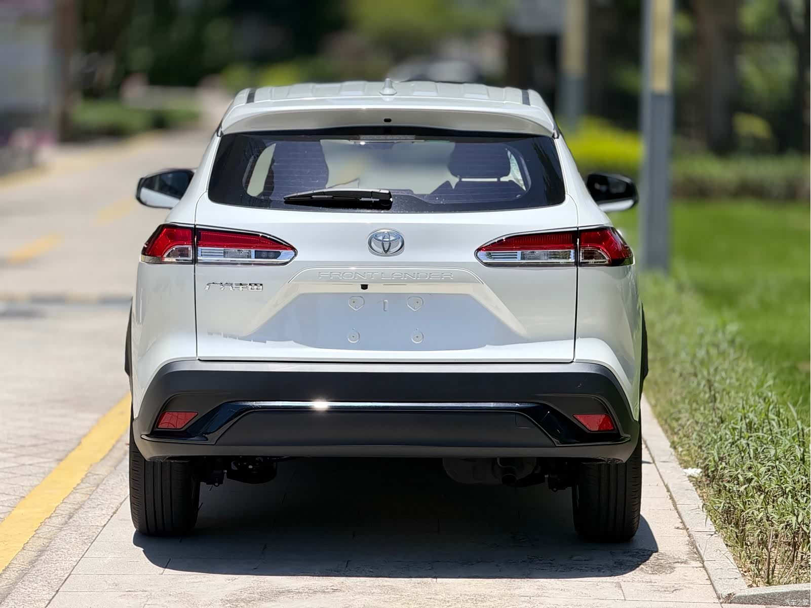 Toyota Frontlander, 2026 все фото