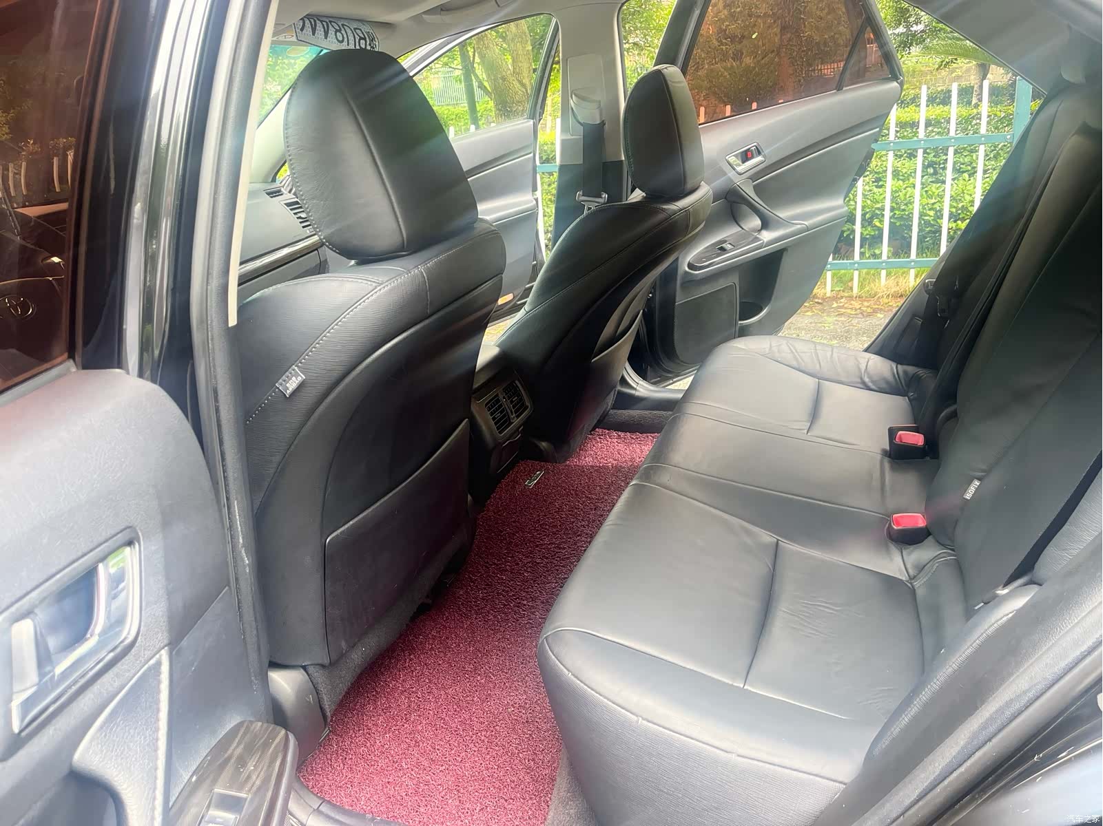 Toyota 2.5V, 2012 6