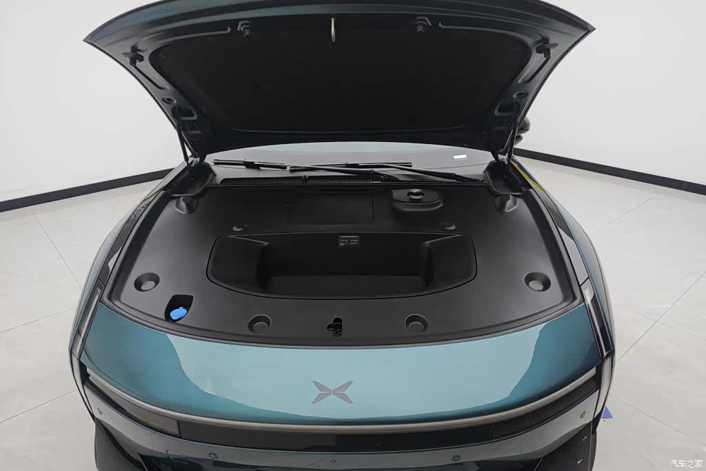 Xpeng P7, 2025 10