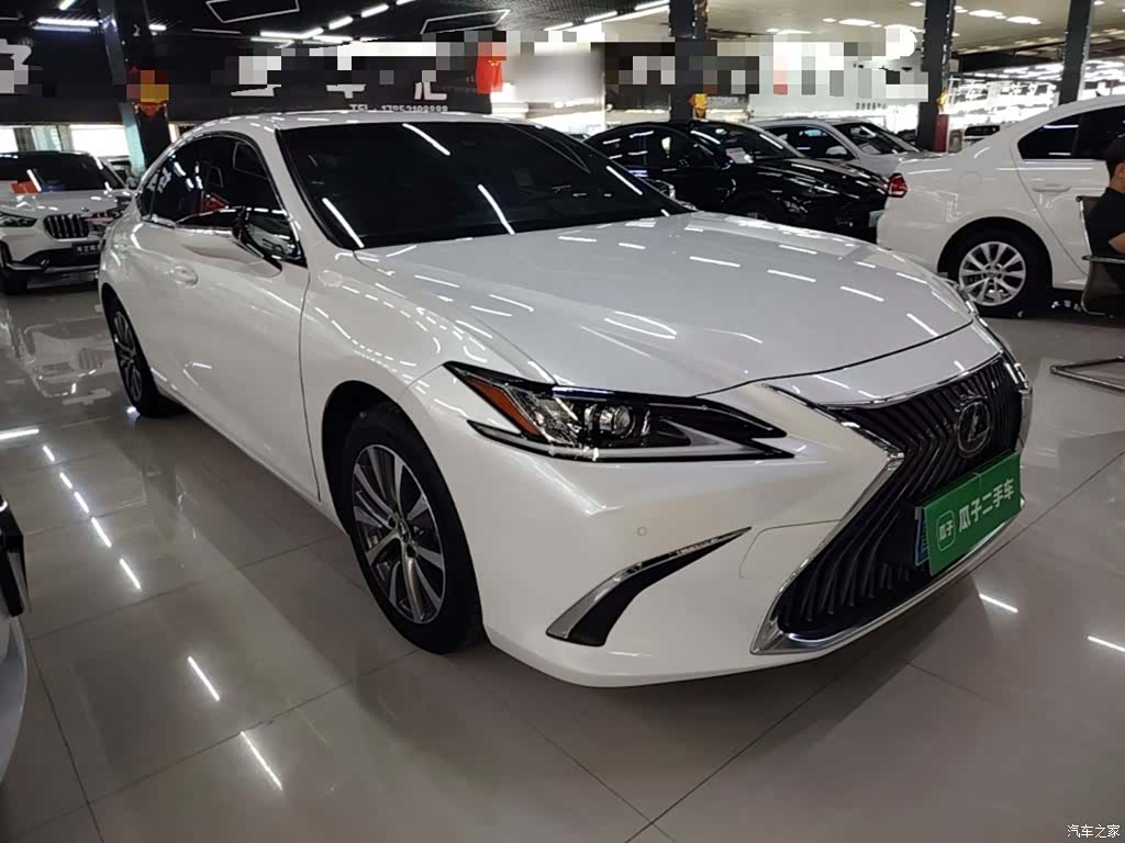 Lexus ES, 2020 4