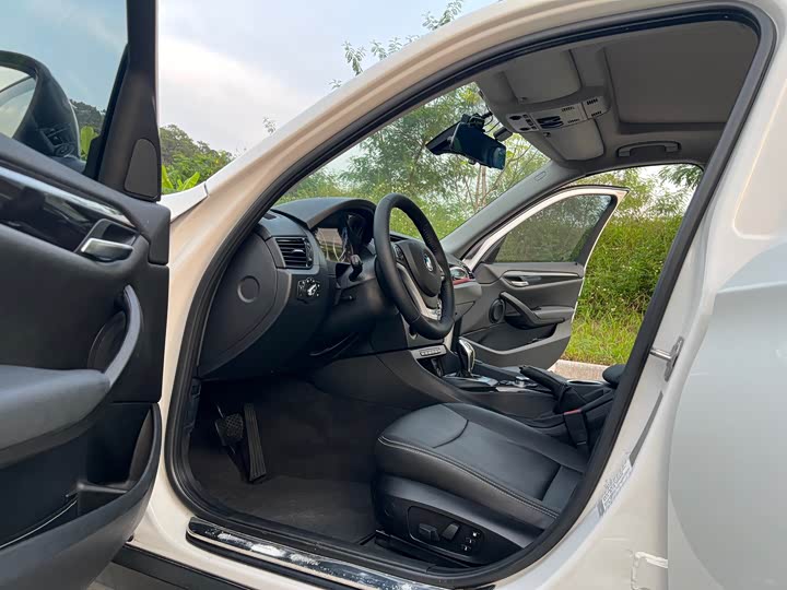 BMW X1 2015 sDrive18i shi shang jin ji ban