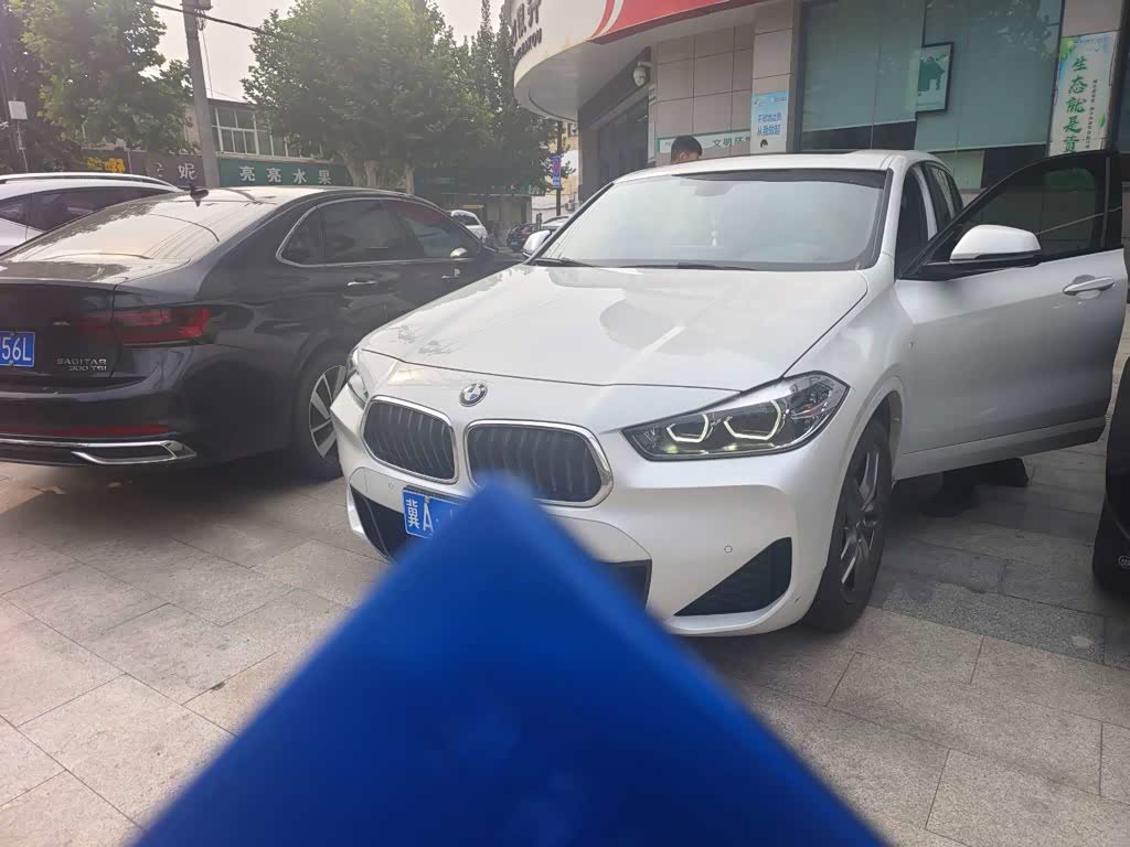 BMW X2