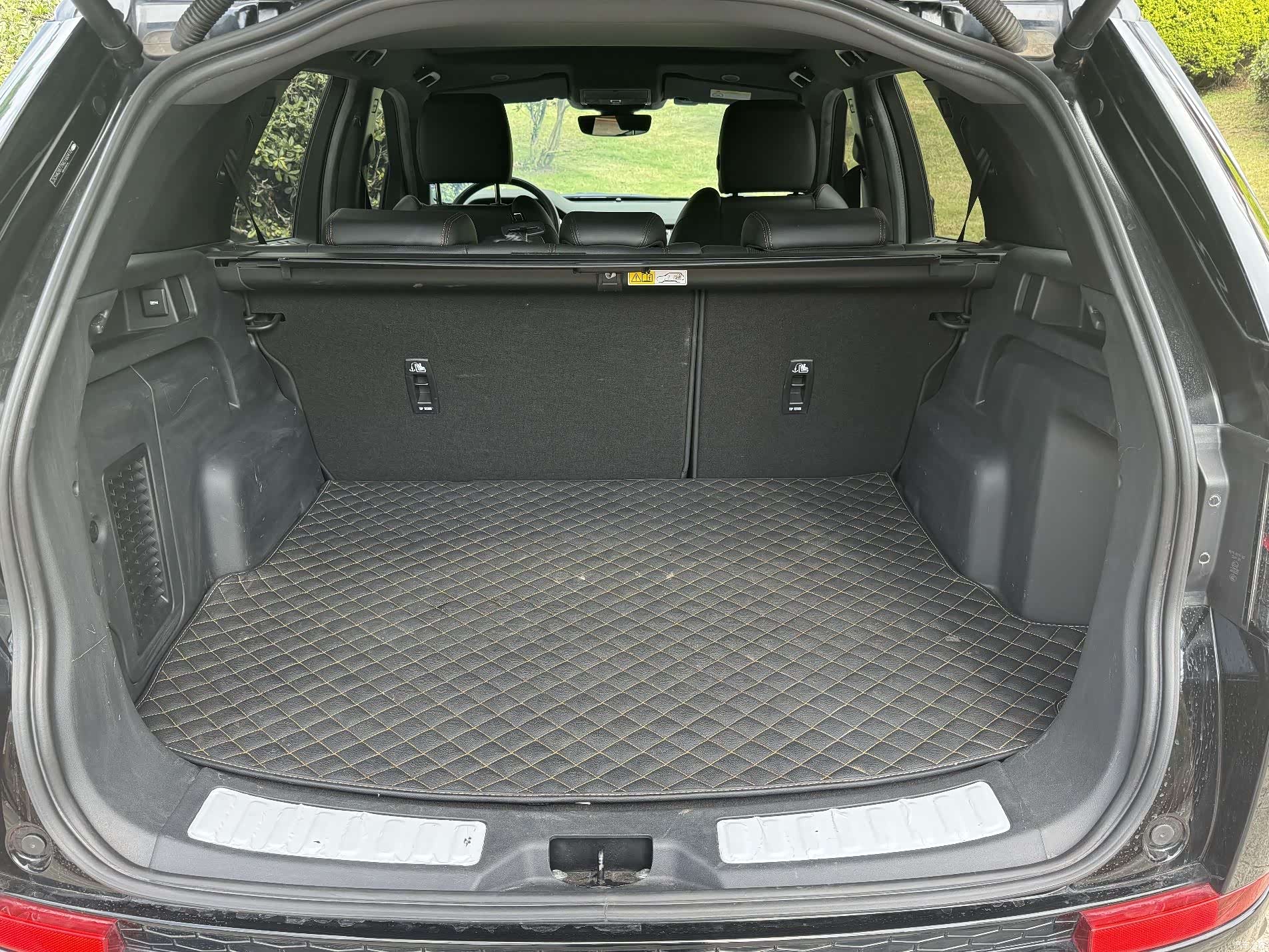 Land Rover Discovery, 2023 12