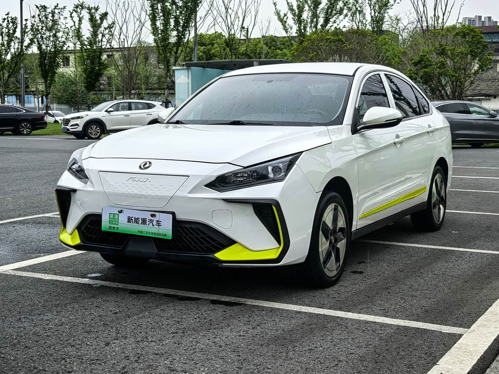 Dongfeng E70
