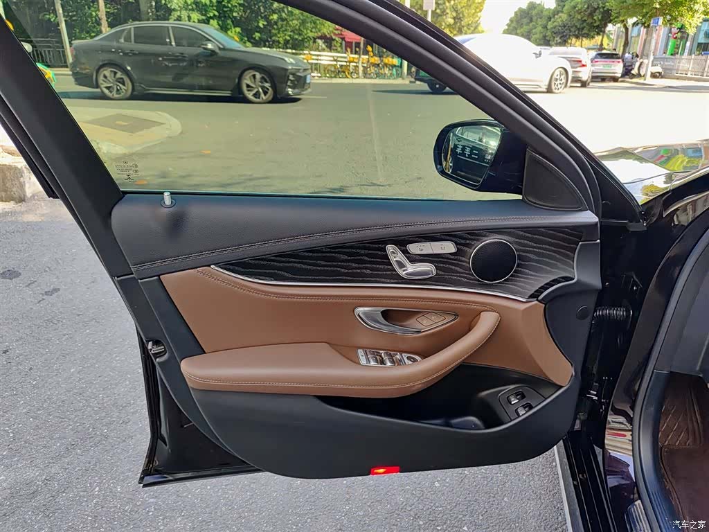 Mercedes-Benz E-Class, 2022 6