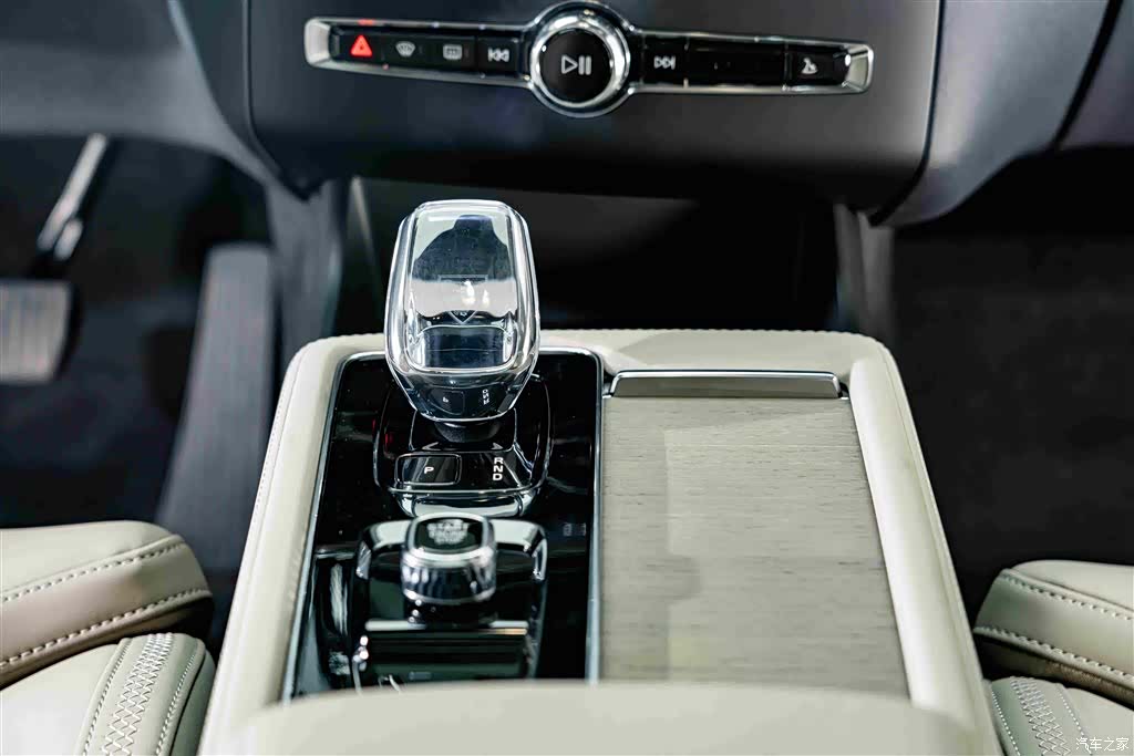 Volvo XC90, 2026 15