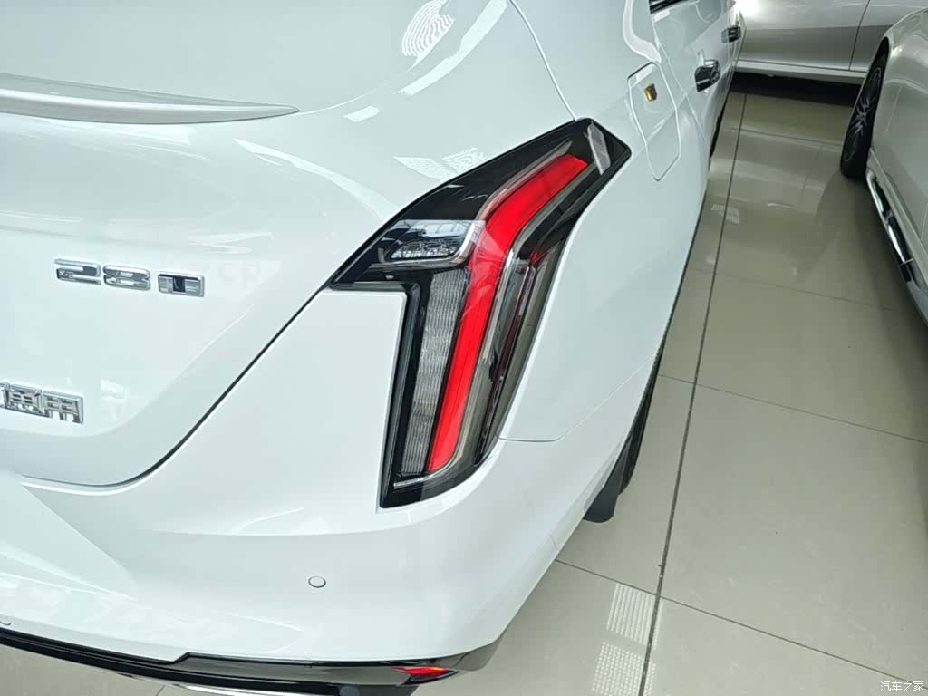 Cadillac CT4, 2022 8