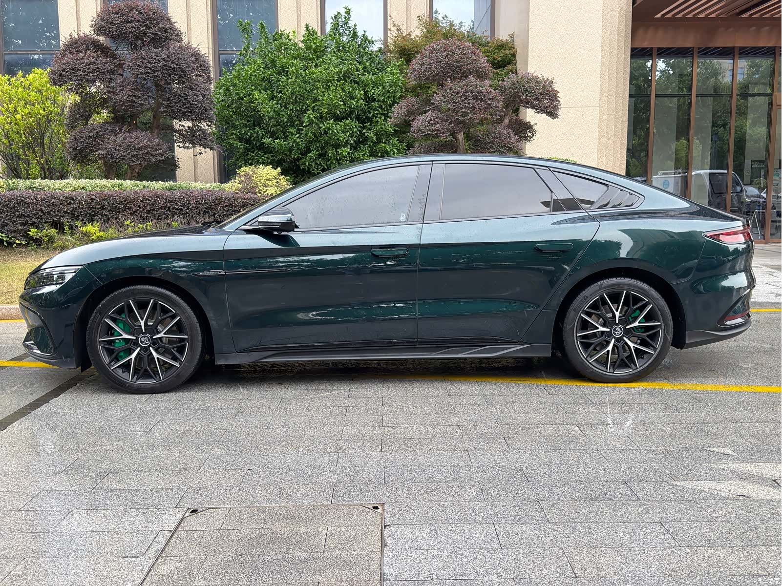 BYD Han, 2022 10