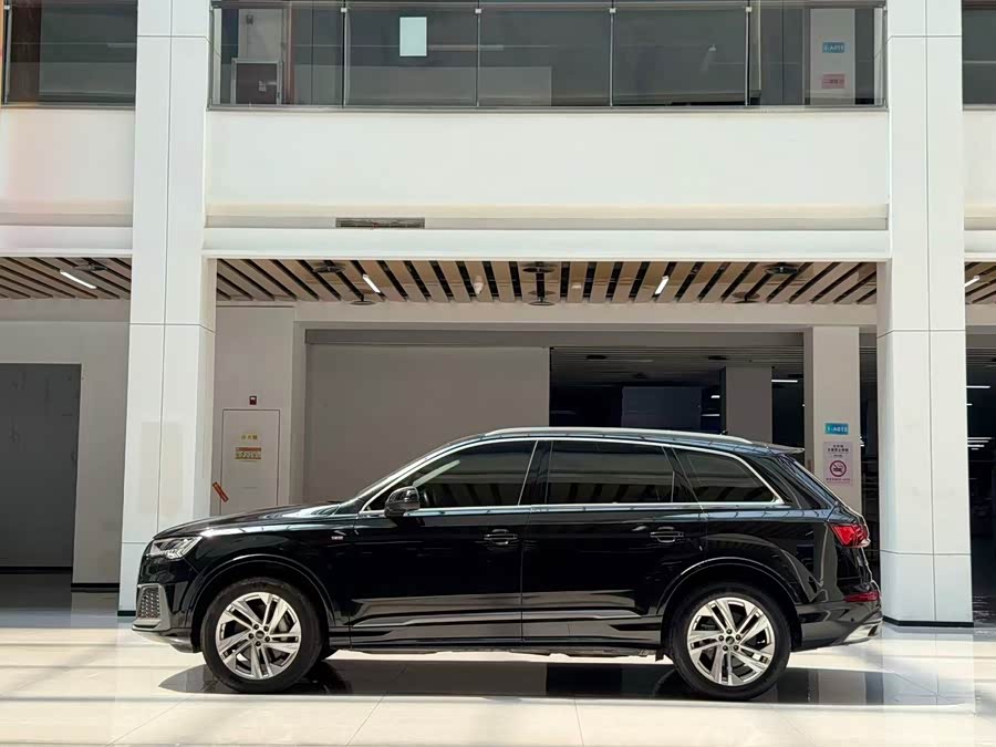 Audi Q7 2023, фото 8
