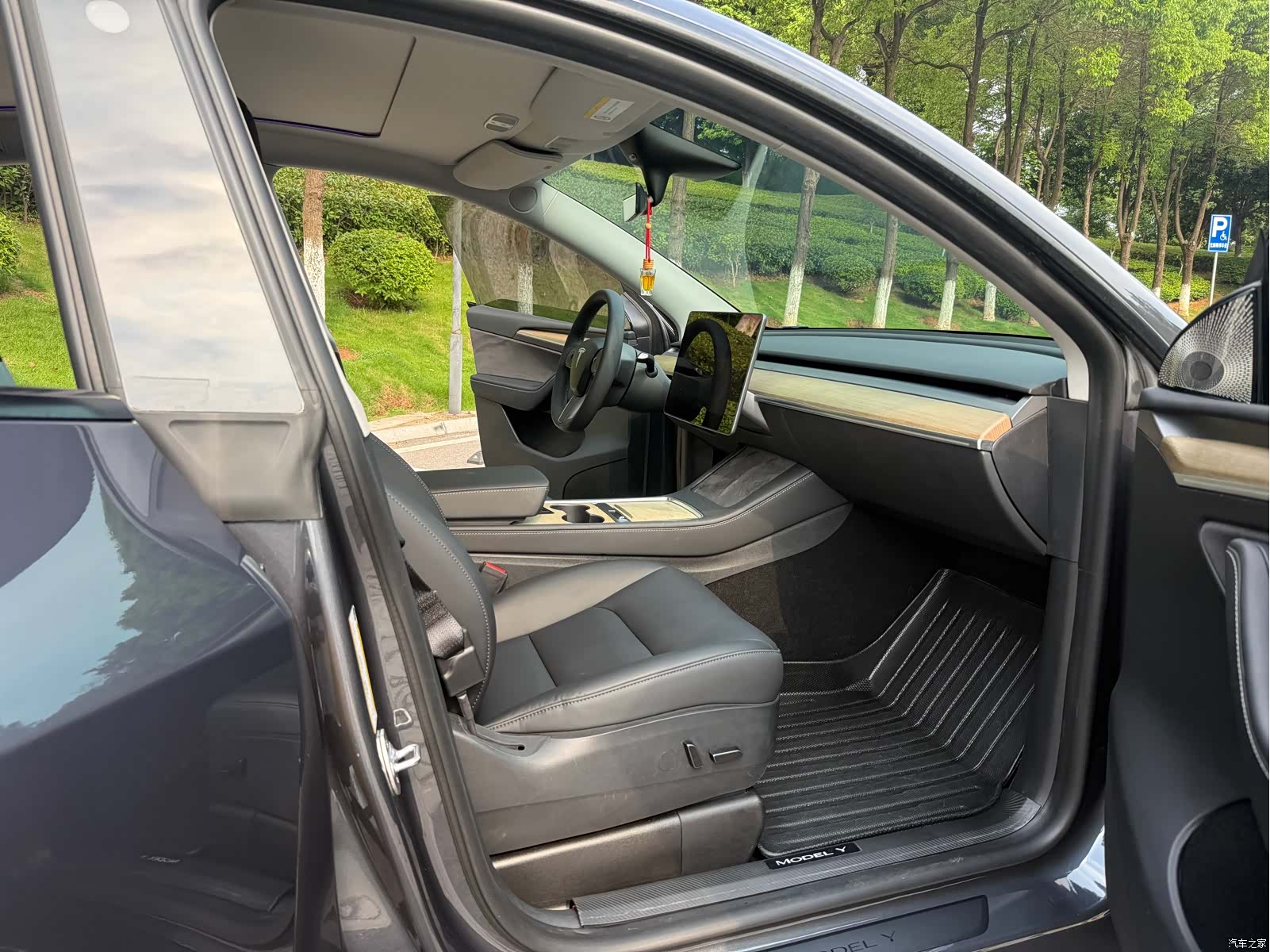 Tesla Model Y, 2022 10