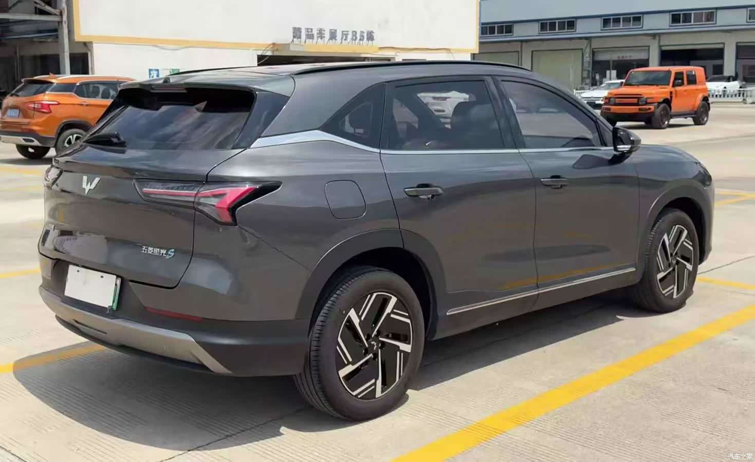 Wuling Starlight, 2024 4