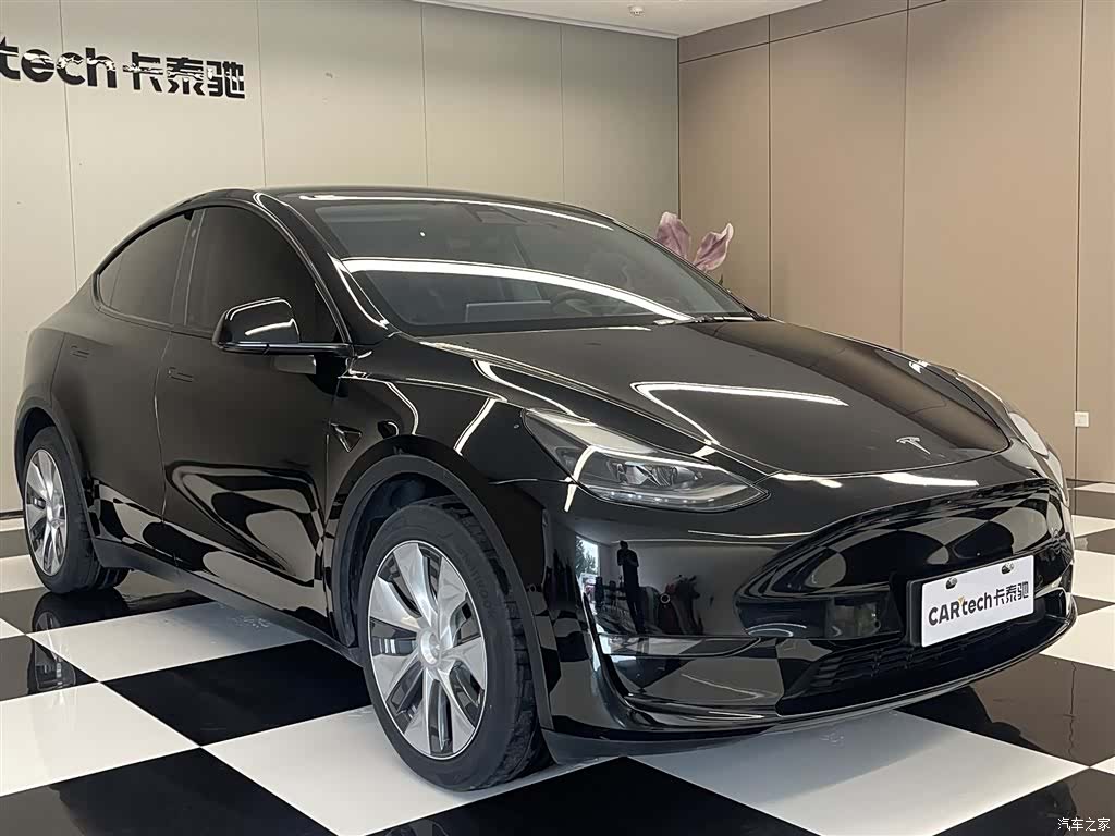 Tesla Model Y, 2022 2