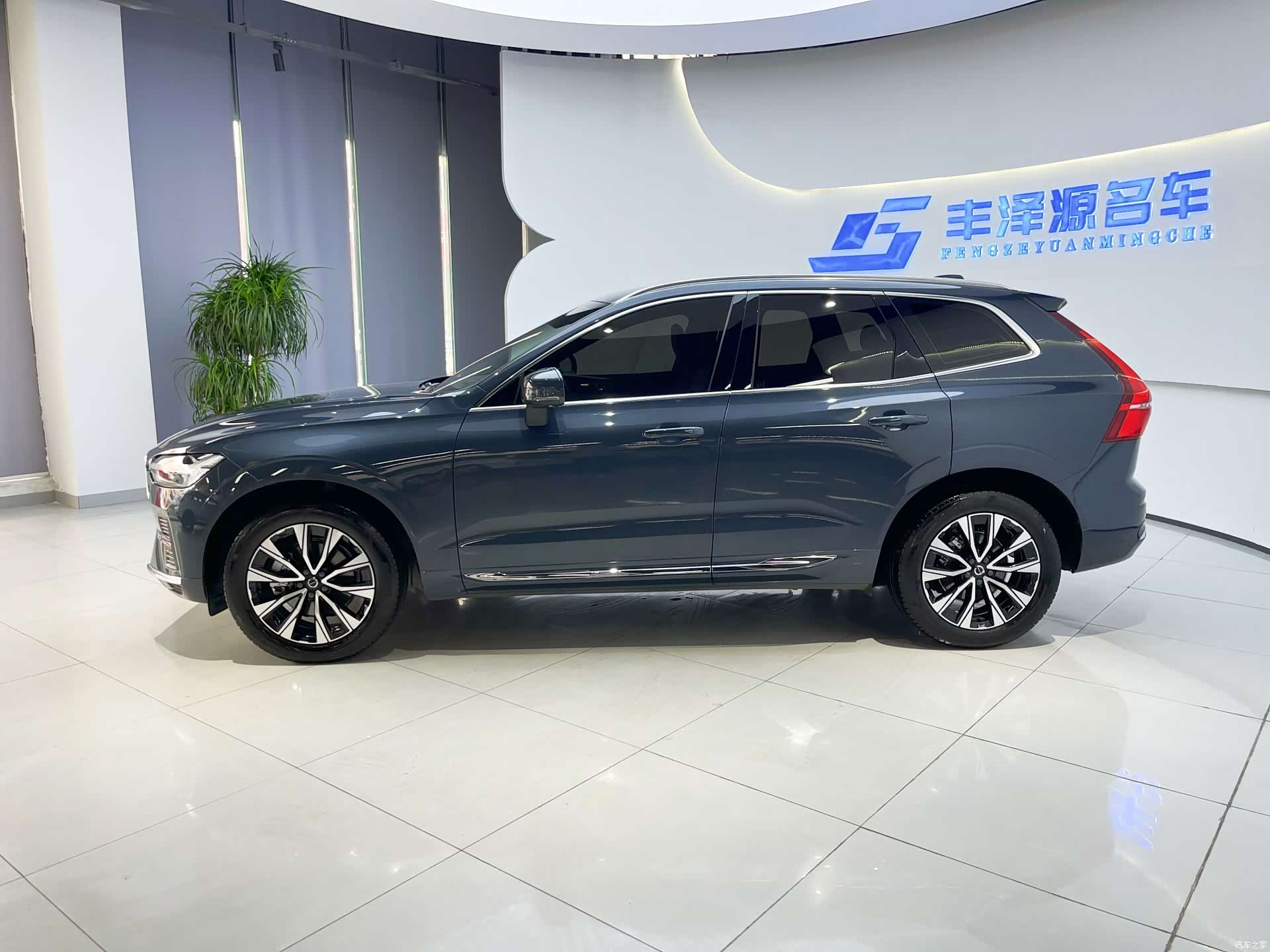 Volvo XC60, 2024 3