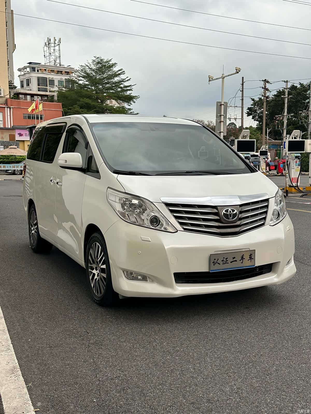 Toyota Alphard, 2011 3