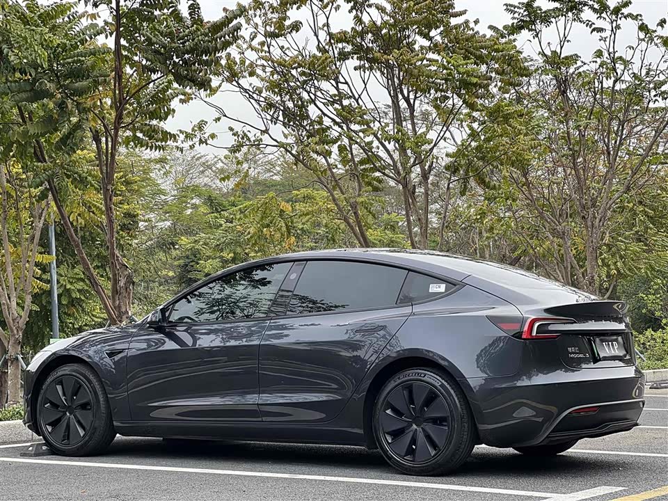 Tesla Model 3 Tesla Model 3