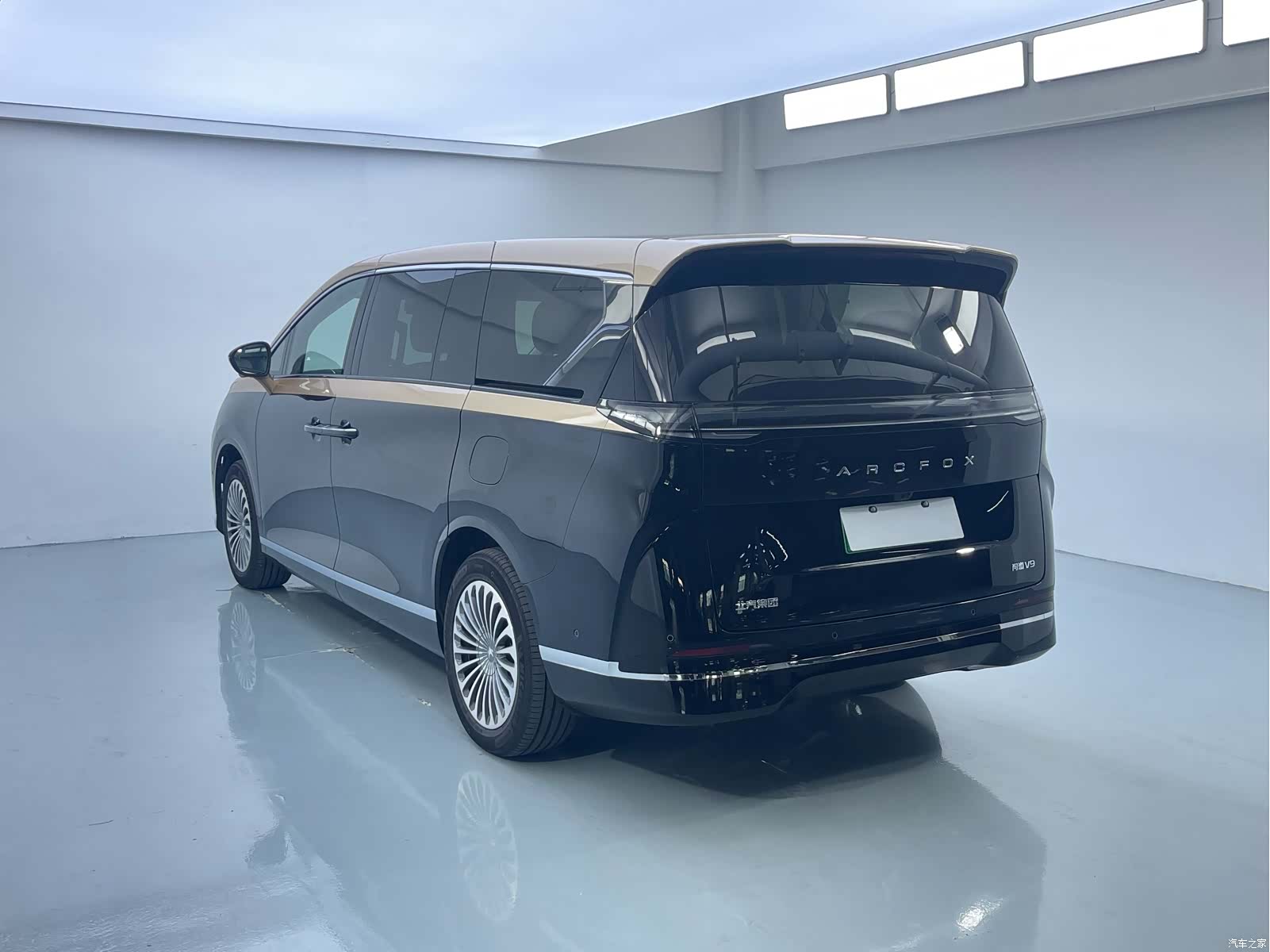 BAIC V9, 2026 16