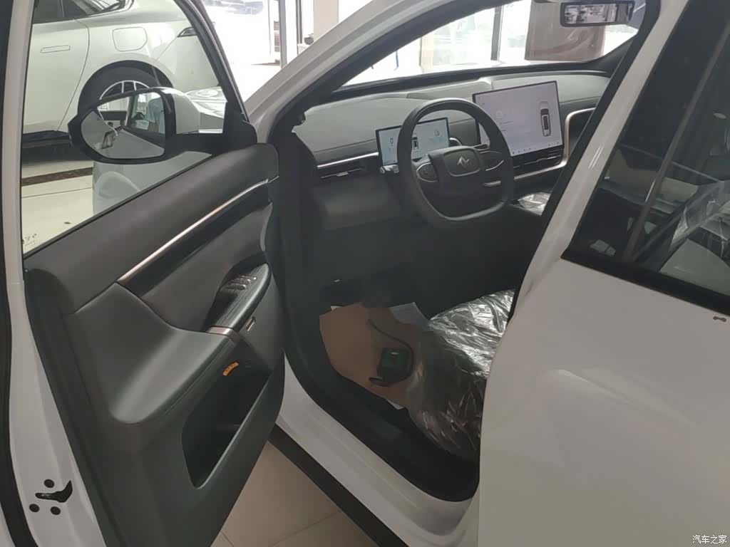 DongFeng eπ008, 2026 16