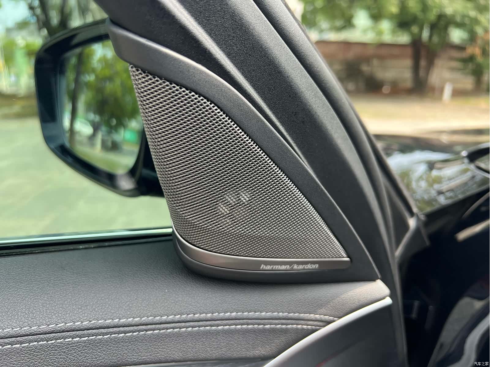 BMW 5 Series, 2022 все фото