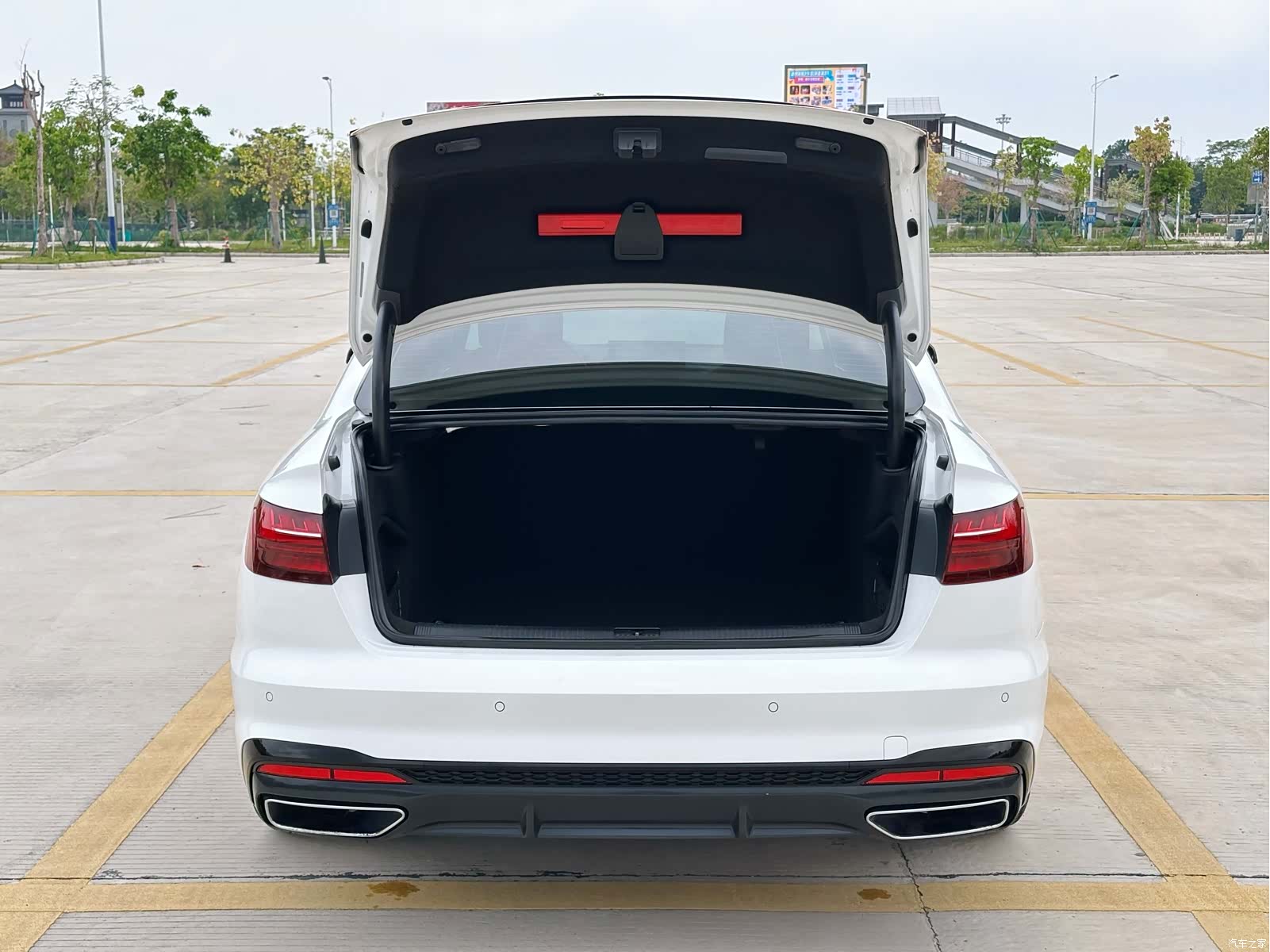 Audi A4L, 2022 8