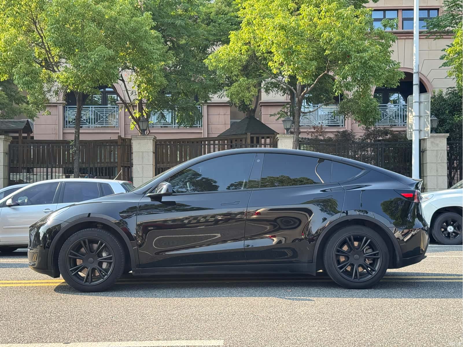 Tesla Model Y, 2023 15
