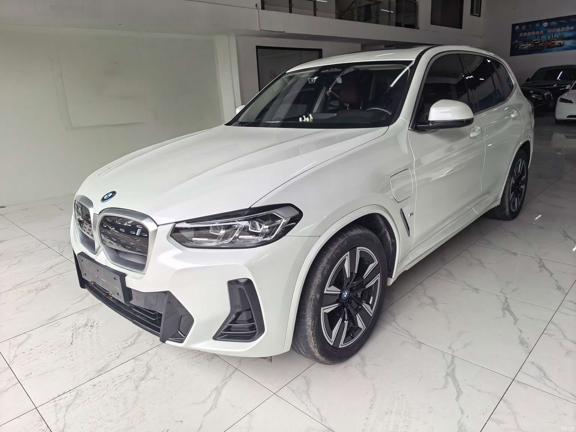BMW iX3, 2023 1