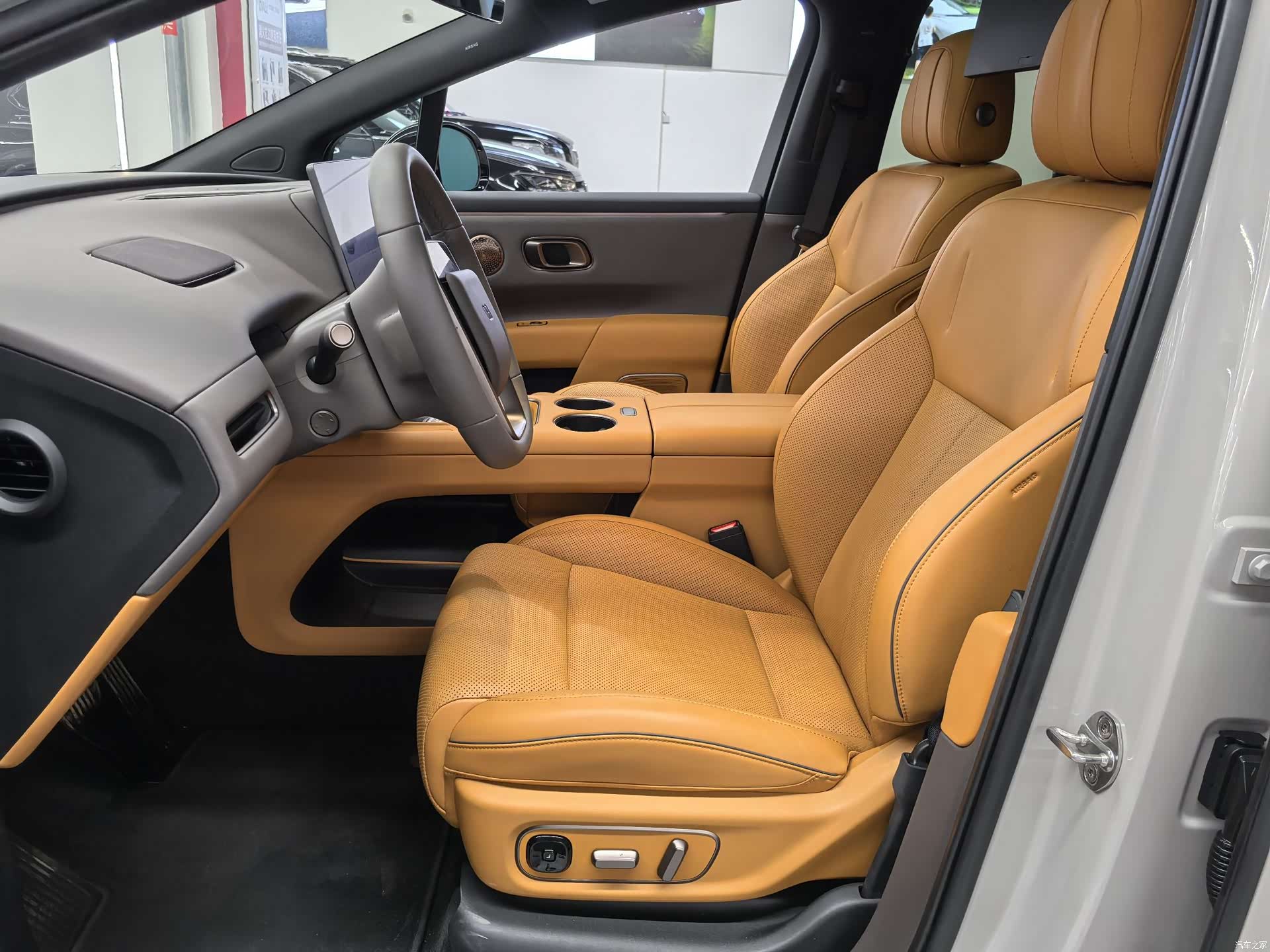 Li Auto i8, 2025 6